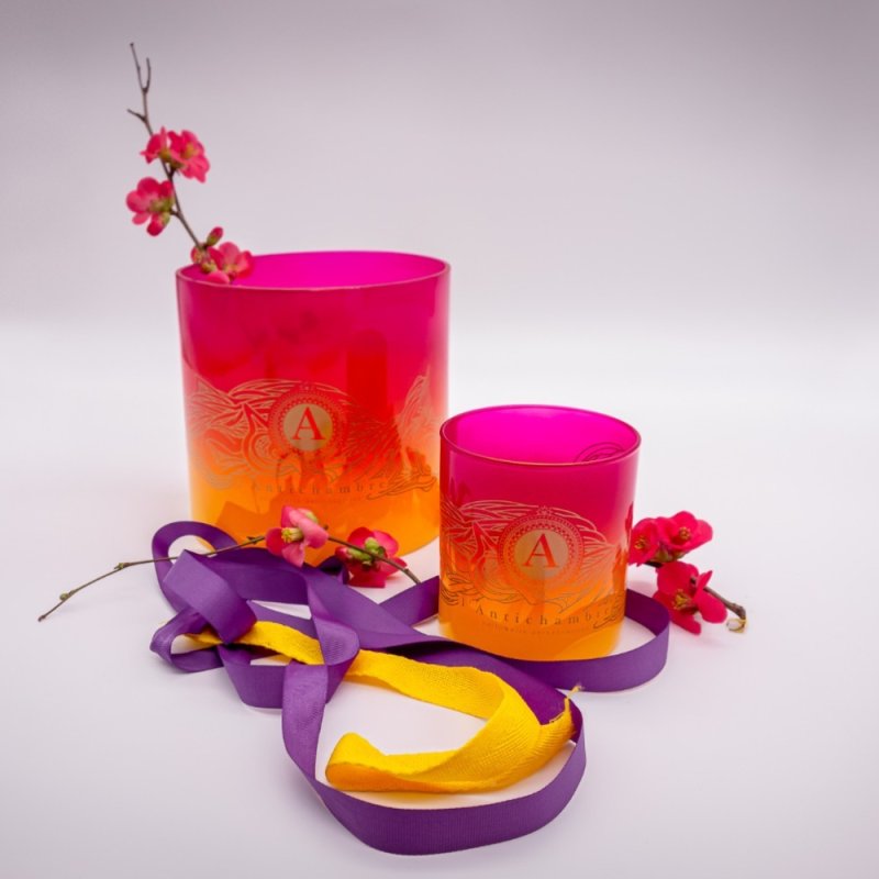 Graduated lacquering for glass candle holders